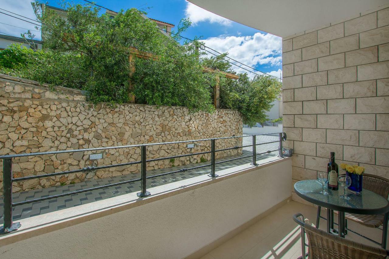 Apartments Villa Aquamarine Duce Exterior photo