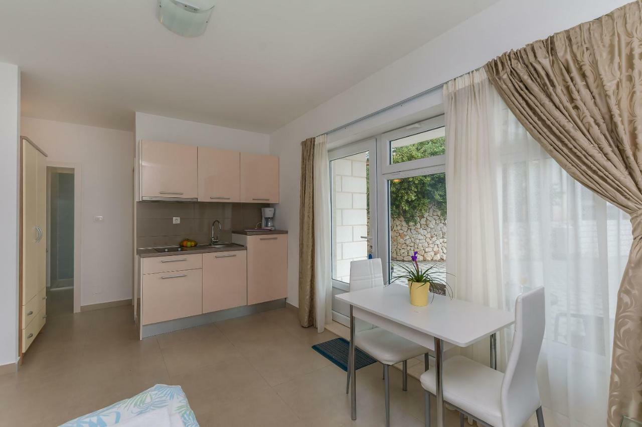 Apartments Villa Aquamarine Duce Exterior photo